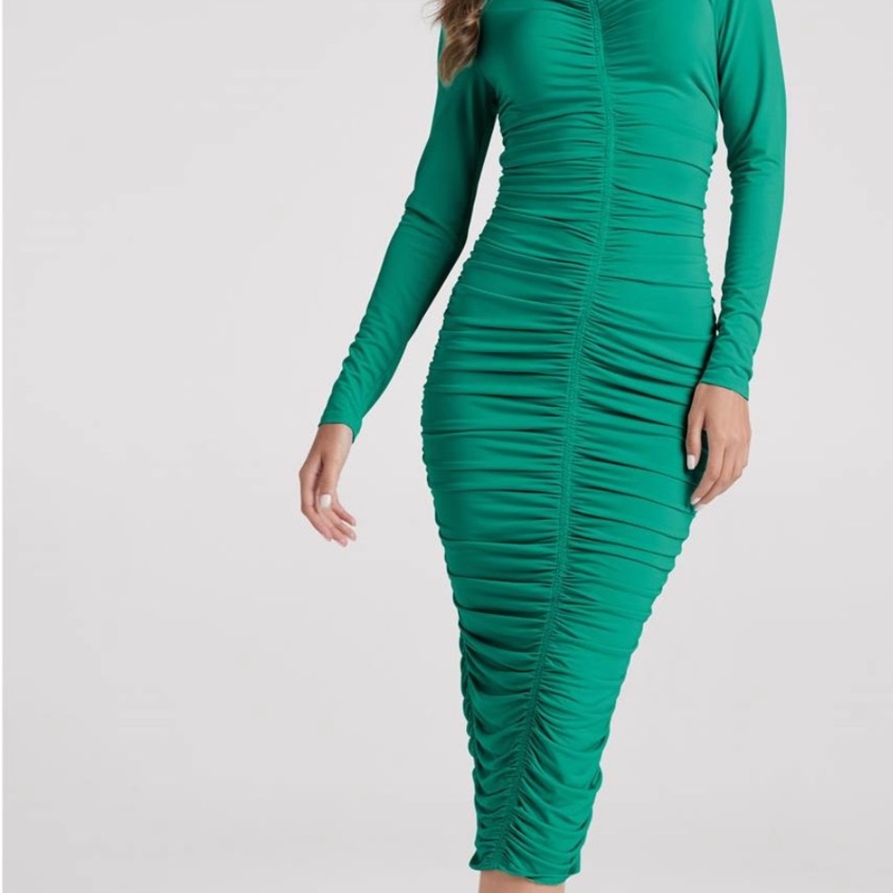 Green long sleeve dress